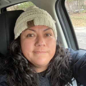 Meet your Posher, Claudia